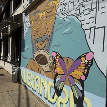 St Elmo’s - Coffee & Tea Near Me - Alexandria, Virginia