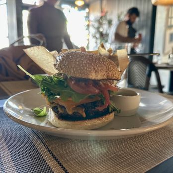 Tiffany's Bar and Bistro - Waygu burger - Breakfast & Brunch Near Me - Washington, DC, District of Columbia