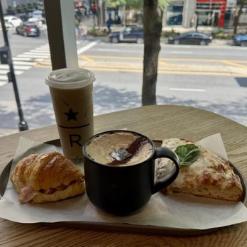 Starbucks Reserve Roastery Chicago - Prosciutto & Fontina Croissant, Iced Brown Sugar Hojicha Tea Latte, Tiramisu Latte, Margherita Focaccia - Coffee Roasteries Near Me - Chicago, Illinois Starbucks Reserve Roastery Chicago - Prosciutto & Fontina Croissant, Iced Brown Sugar Hojicha Tea Latte, Tiramisu Latte, Margherita Focaccia - Coffee Roasteries Near Me - Chicago, Illinois