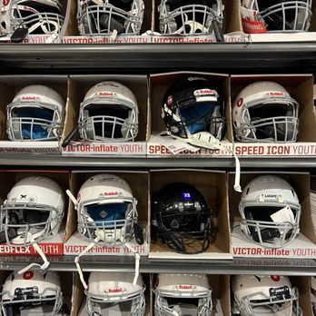 DICK'S Sporting Goods - Sports Wear Near Me - Northridge, California