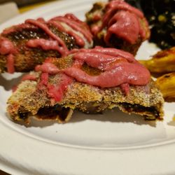Radicetonda - Mushroom fried dumplings with beet sauce!