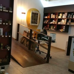 Delicious Berlin - Inside the shop.