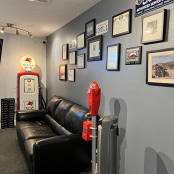 VIP Recon - Waiting area - Auto Detailing Near Me - Valencia, California VIP Recon - Waiting area - Auto Detailing Near Me - Valencia, California