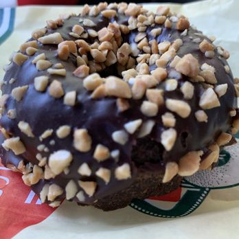 Winchell's Donut House - Chocolate with Peanuts - Donuts Near Me - South Pasadena, California Winchell's Donut House - Chocolate with Peanuts - Donuts Near Me - South Pasadena, California