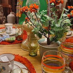 Hewitt Estates & Antiques - I want this entire tablescape!