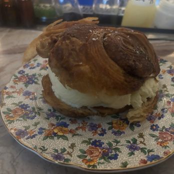Gift Horse - Cinnamon bun ice cream sandwich - Seafood Near Me - Providence, Rhode Island