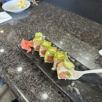 Ami Sushi - Tuna roll with jalapeño unbelievable, spicy tuna inside no crab over the top - Sushi Bars Near Me - Santa Ana, California Ami Sushi - Tuna roll with jalapeño unbelievable, spicy tuna inside no crab over the top - Sushi Bars Near Me - Santa Ana, California