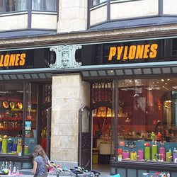 Pylones