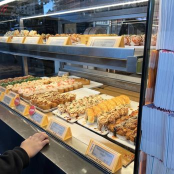 Sushi Hub - Look at the massive pieces on the right! - Sushi Bars Near Me - Sydney, NSW Sushi Hub - Look at the massive pieces on the right! - Sushi Bars Near Me - Sydney, NSW