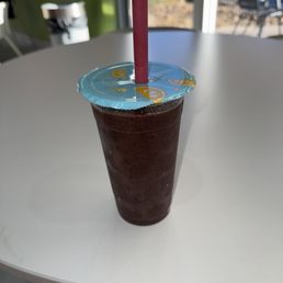 Skinny Berry Smoothie - kale, spinach, blueberry, wheatgrass, apple juice, honey Skinny Berry Smoothie - kale, spinach, blueberry, wheatgrass, apple juice, honey