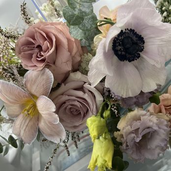 In Its Time - Perfectly matched colors in the bouquets on the fly and in His Time! - Florists Near Me - San Marino, California