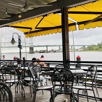 The George on the Riverwalk - a Saturday mid-morning view before a storm rolled in - Seafood Near Me - Wilmington, North Carolina The George on the Riverwalk - a Saturday mid-morning view before a storm rolled in - Seafood Near Me - Wilmington, North Carolina