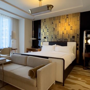 Viceroy Chicago - Bedroom - Hotels Near Me - Chicago, Illinois