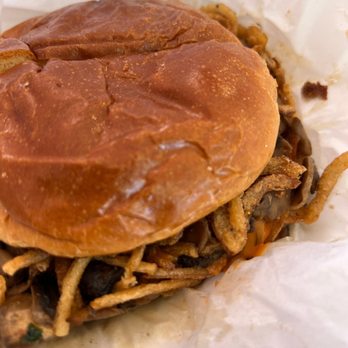 Ziggy’s - Mushroom burger with impossible patty - Vegan Near Me - Paso Robles, California