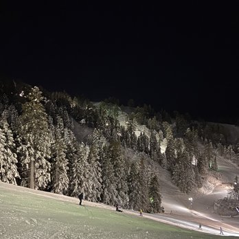 McGrath's Ski and Snowboard Rentals - Ski & Snowboard Shops Near Me - Wrightwood, California McGrath's Ski and Snowboard Rentals - Ski & Snowboard Shops Near Me - Wrightwood, California