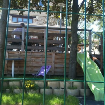Les Terrasses de Dardilly - Apperçu de la terrasse depuis l'extérieur - French Near Me - Dardilly, 69 Les Terrasses de Dardilly - Apperçu de la terrasse depuis l'extérieur - French Near Me - Dardilly, 69