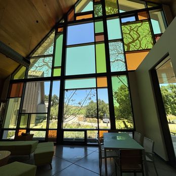 Shale Oak Winery - Super modern decor here, much different from other places - Wineries Near Me - Paso Robles, California Shale Oak Winery - Super modern decor here, much different from other places - Wineries Near Me - Paso Robles, California