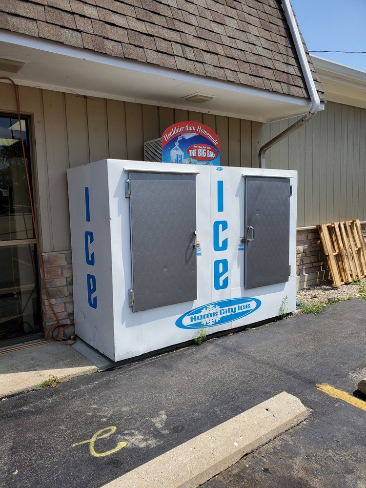 BOBOLINK LIQUOR Updated August 2024 16 Photos 230 S Main St