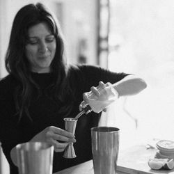 Shake It Up Bartending - Our founder Tiffany Shaking It Up