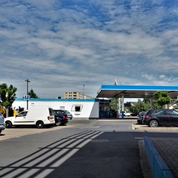 Voets Autozentrum - Blick zur Tankstelle - Auto Repair Near Me - Braunschweig, NI