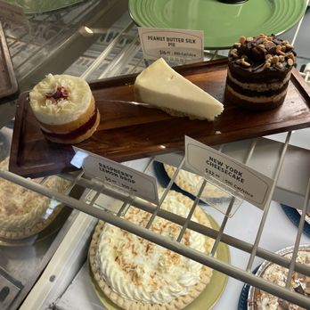 Perkins Restaurant & Bakery - Bakery counter. - Bakeries Near Me - Altamonte Springs, Florida Perkins Restaurant & Bakery - Bakery counter. - Bakeries Near Me - Altamonte Springs, Florida