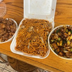 Golden Wok - Orange Chicken Bowl 7/10  Chicken Chow Mein 6/10  Kung Pao Chicken Bowl 6/10