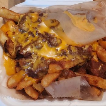 Pretty Odd Wieners - 1/2 FF ($5) - Half Fries: Chili Cheese (+ $4) - Food Trucks Near Me - Tahoe Paradise, California