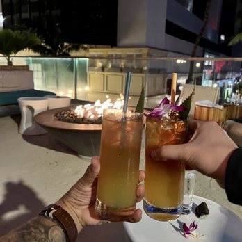 Hideout - Kanpai! Bestie life! She makes me a better dood ;) - Bars Near Me - Honolulu, Hawaii