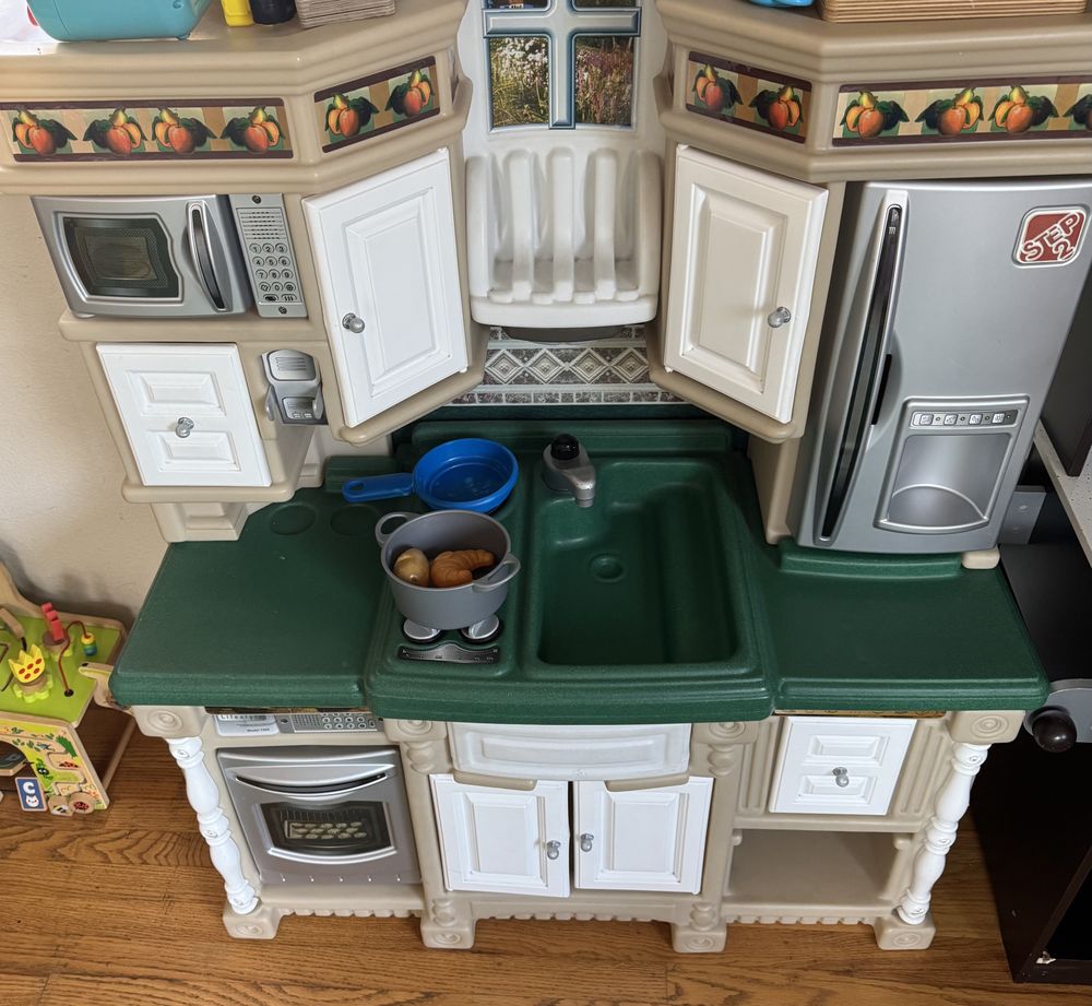 Laugh And Learn - childcare center in Los Gatos, CA