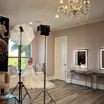 Palm Royal Villa - Bridal Suite - Venues & Event Spaces Near Me - Katy, Texas
