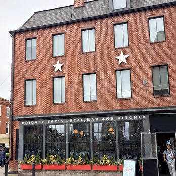 Bridget Foy's - Exterior on a rainy Easter - Salad Near Me - Philadelphia, Pennsylvania