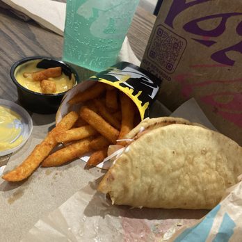 Taco Bell Cantina Cantina - Fast Food Near Me - Phoenix, Arizona