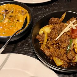 The Snooty Mehmaan - Peas with mushrooms and beef curry