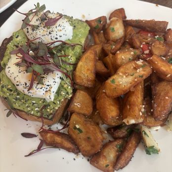 Cafeteria 15L - Avocado toast - Breakfast & Brunch Near Me - Sacramento, California