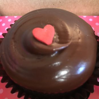 Smallcakes Cupcakery And Creamery - Chocolate - Bakeries Near Me - Arlington, Texas Smallcakes Cupcakery And Creamery - Chocolate - Bakeries Near Me - Arlington, Texas