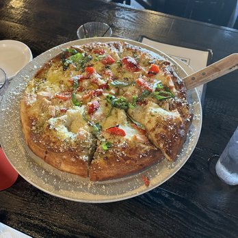 Ridge and Rail - Chicken pesto pizza - Pizza Near Me - Wadsworth, Ohio Ridge and Rail - Chicken pesto pizza - Pizza Near Me - Wadsworth, Ohio