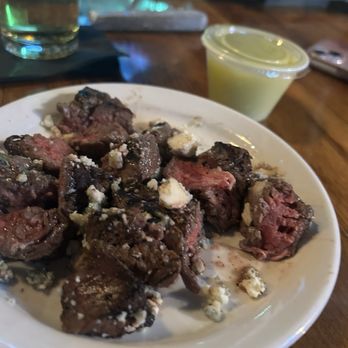 Doe's Eat Place - Black and Blue Salad is the best you will eat for 16.99 - Steakhouses Near Me - Paducah, Kentucky Doe's Eat Place - Black and Blue Salad is the best you will eat for 16.99 - Steakhouses Near Me - Paducah, Kentucky