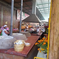 La Capilla - The kitchen assembly line.