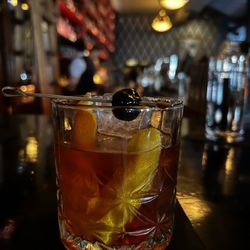 Lucky Day Whiskey Bar - Happy hour old fashioned