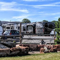 Fremont River RV Park - Fremont River RV (credit @theartbyjo)