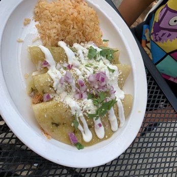 Day Y Noche - Chicken enchiladas - Mexican Near Me - Granville, Ohio