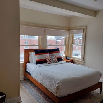 The Mansion On Delaware Avenue - Standard room bed. - Hotels Near Me - Buffalo, New York The Mansion On Delaware Avenue - Standard room bed. - Hotels Near Me - Buffalo, New York