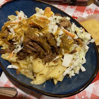 Fat Bob's Smokehouse - Memphis Mac, cornbread, and I added Carolina bbq sauce on top - Barbeque Near Me - Buffalo, New York