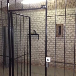 Crazy Garage - Prison escape