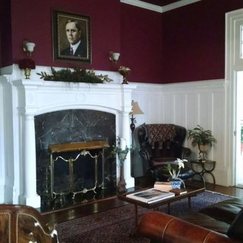 Trinkle Mansion Bed & Breakfast - Bed & Breakfast Near Me - Wytheville, Virginia Trinkle Mansion Bed & Breakfast - Bed & Breakfast Near Me - Wytheville, Virginia