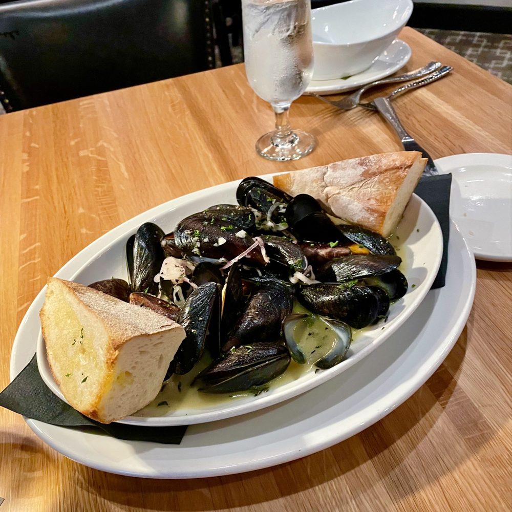 ChopHouse Thirteen - Prince Edward Island Mussels - Bars Near Me - Jacksonville, Florida