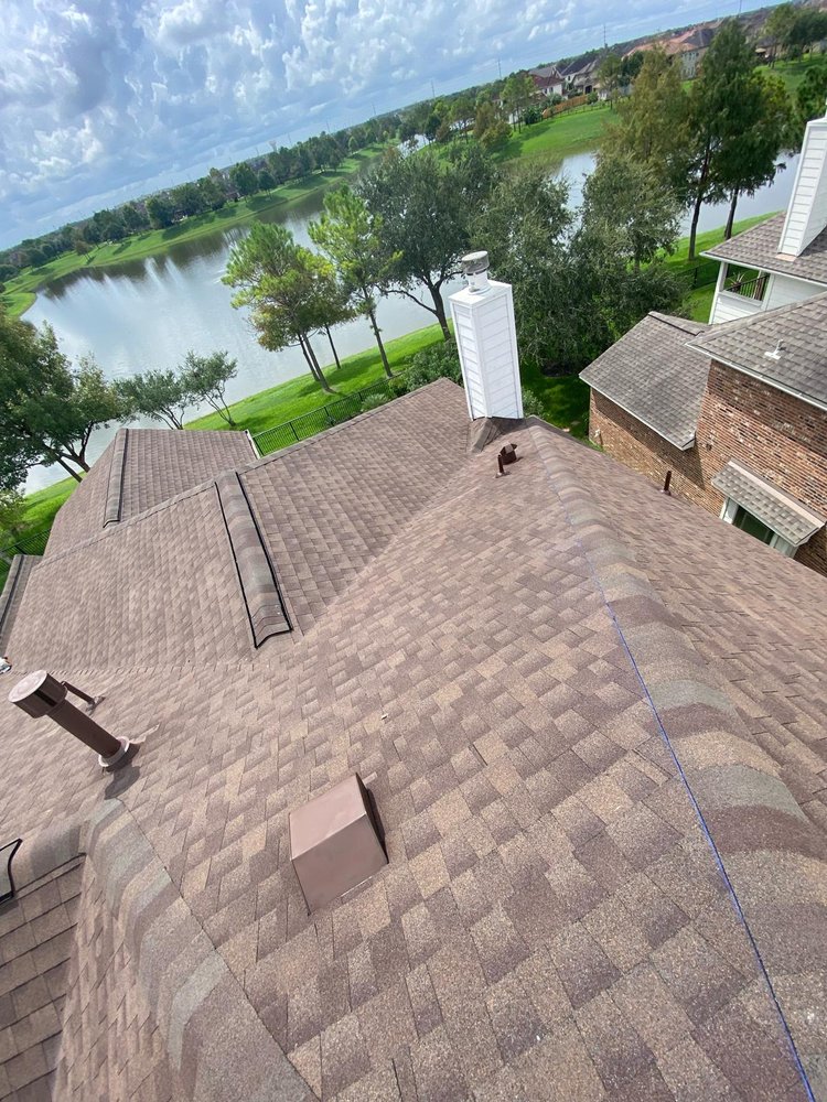 Slide of Derwin's Roofing