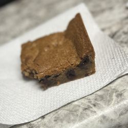 Insomnia Cookies - Chocolate Chunk Blondie