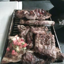 Vicente - Mix de carnes. Bife de chorizo,  asado,  vacío y matambre de cerdo.