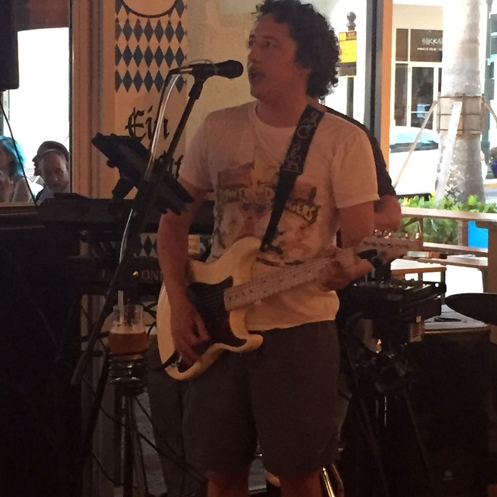 DAS Beer Garden - Sports Bars Near Me - Jupiter, Florida